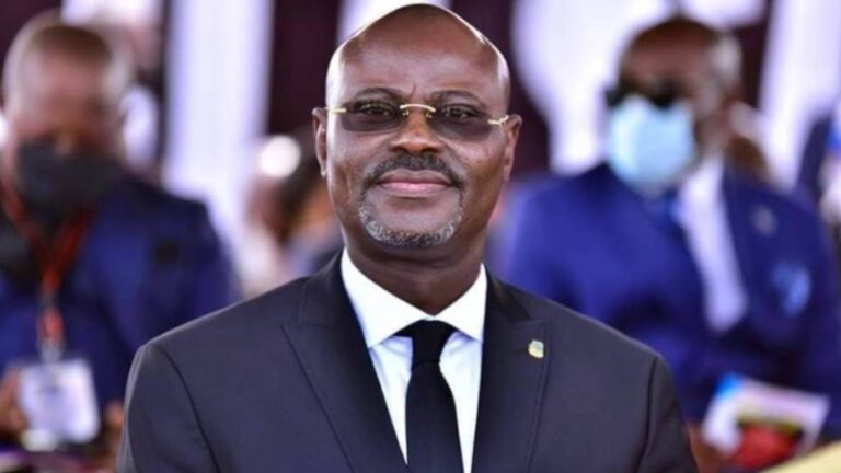 Kinshasa : Guy Kabombo s’enquiert des conditions de vie des militaires et anciens combattants