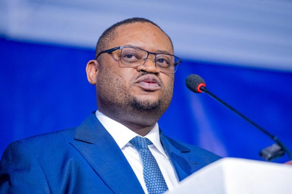 Doudou Fwamba ministre des Finances. Photo droits tiers