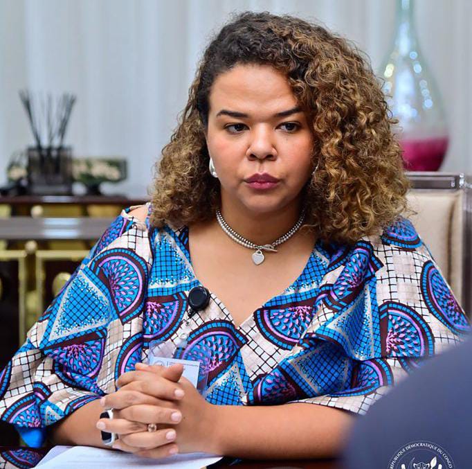 RDC–Rwanda : Thérèse Kayikwamba ciblée par des critiques, Germain Kambinga monte au créneau