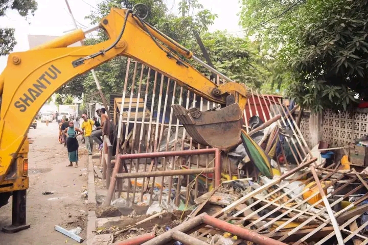 Kinshasa : le gouverneur Daniel Bumba lance l’opération “Retour à la norme” par une vaste démolition à Gombe