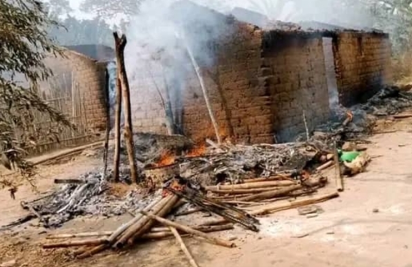 Kongo-Central : un feu de brousse ravage un village et détruit plusieurs maisons