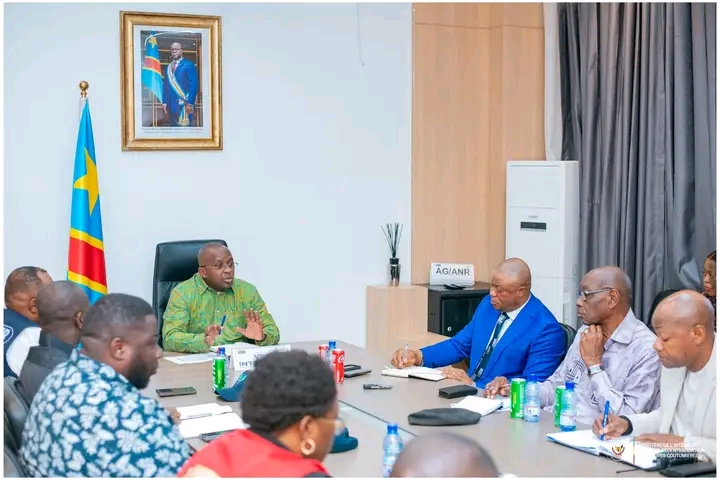 Kinshasa : le VPM de l’Intérieur hausse le ton pour fluidifier la circulation