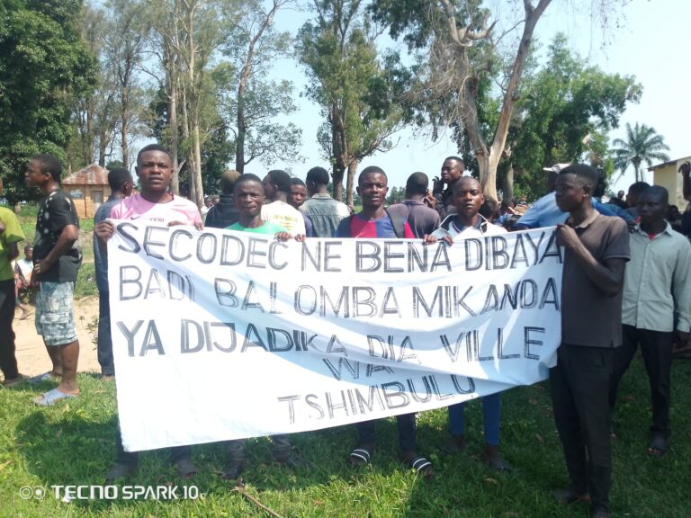 Tshimbulu : La société civile manifeste pour la signature de l’ordonnance présidentielle de nomination de la ville