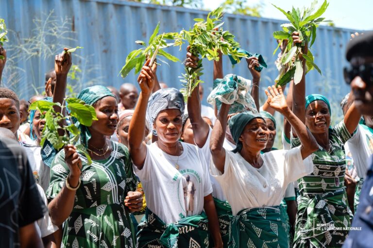 Bumba : Daniel Mukoko Samba lance la relance de la filière riz pour dynamiser l’économie locale