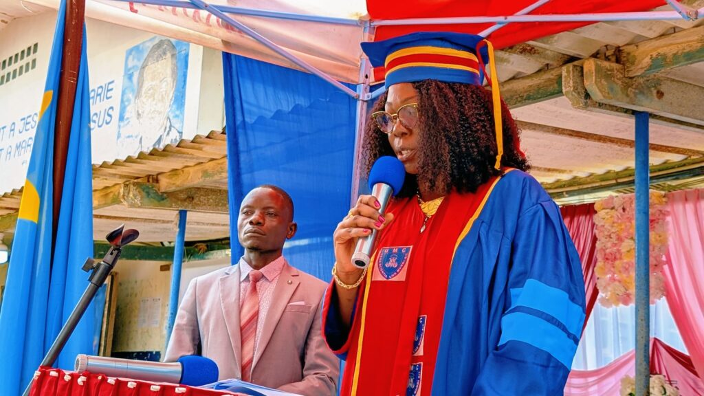 Kisangani : 75 nouveaux diplômés de l’UMC font leur entrée sur le marché de l’emploi 3 IMG 20250930 WA0027