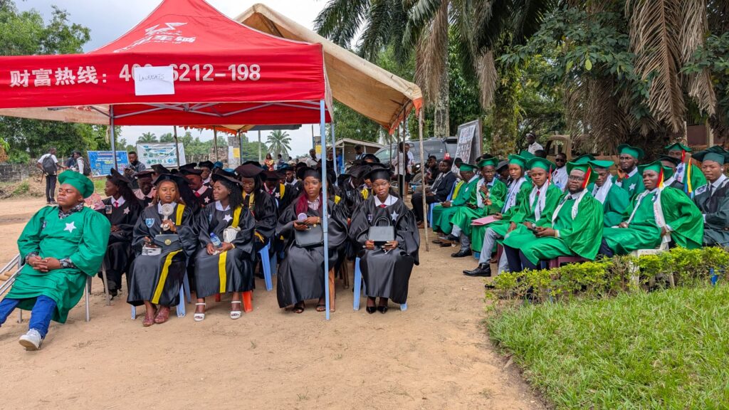 Kisangani : 75 nouveaux diplômés de l’UMC font leur entrée sur le marché de l’emploi 5 IMG 20250930 WA0045