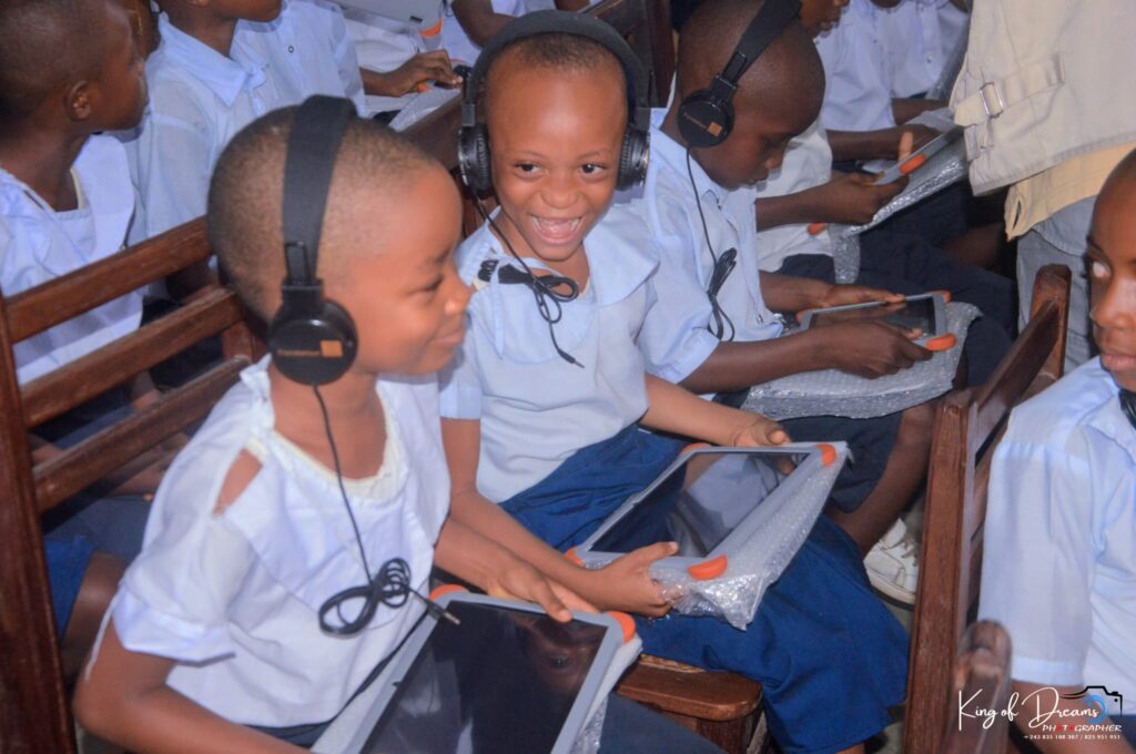 Kananga : Me Alexandre Tshiama Mamba salue l’initiative numérique d’Orange pour les élèves 4 IMG 20251001 WA0024
