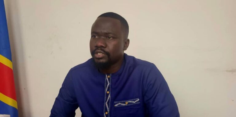 Tshopo : Senold Tandia rappelle les opérateurs économiques à l’ordre après l’appréciation du franc congolais