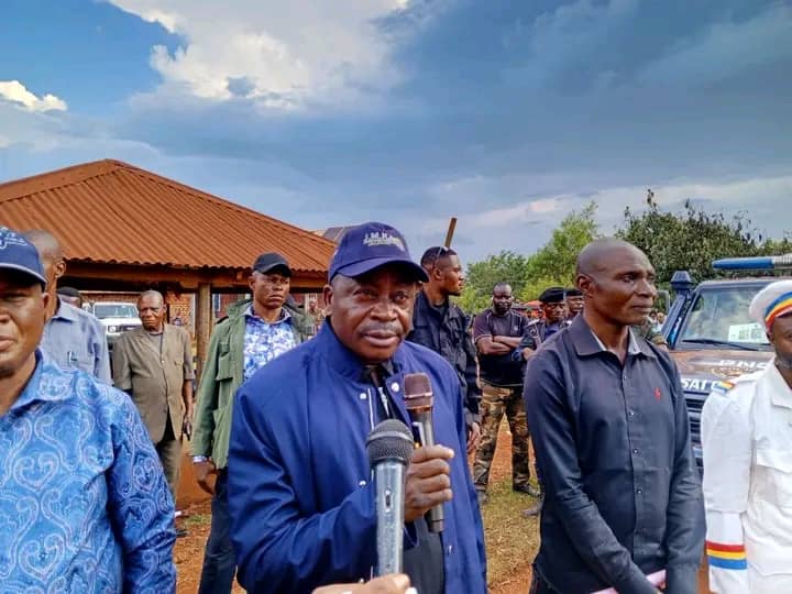 Kasaï Central : le Gouverneur Joseph-Moïse Kambulu en mission de renforcement de la sécurité et de la cohésion sociale à Luiza 10 Kasaï Central : le Gouverneur Joseph-Moïse Kambulu en mission de renforcement de la sécurité et de la cohésion sociale à Luiza