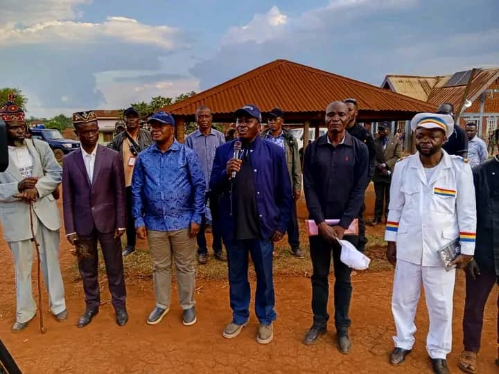 Kasaï Central : le Gouverneur Joseph-Moïse Kambulu en mission de renforcement de la sécurité et de la cohésion sociale à Luiza 3 IMG 20251027 WA0011