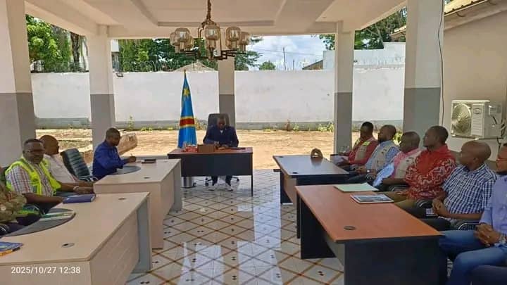 Kasaï : Le Gouverneur Crispin Mukendi met en garde contre les retards sur la route Tshikapa–Kandjaji–Kamako 2 IMG 20251028 WA0042