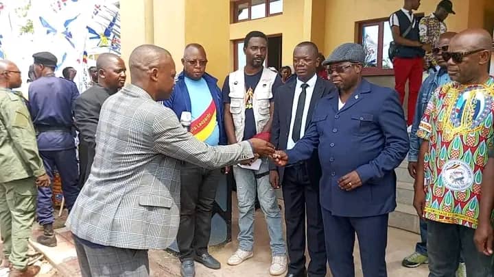 Tshikapa : Le gouverneur Crispin MUKENDI concrétise la vision du Chef de l’État avec l’inauguration du bâtiment administratif de Kamonia 6 IMG 20251031 WA0031