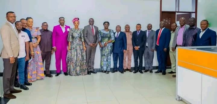 Kinshasa : L’Alliance Bloc 50 réaffirme sa fidélité à Félix Tshisekedi et soutient Aimé Boji Sangara 10 Kinshasa : L’Alliance Bloc 50 réaffirme sa fidélité à Félix Tshisekedi et soutient Aimé Boji Sangara