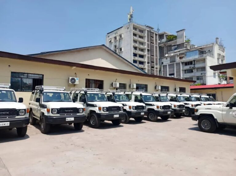 RDC : Le ministère de l’ESU remet des véhicules aux hauts fonctionnaires de la recherche scientifique