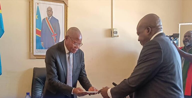 Kasaï Central : Le projet d’édit budgétaire 2026 officiellement transmis à l’Assemblée provinciale