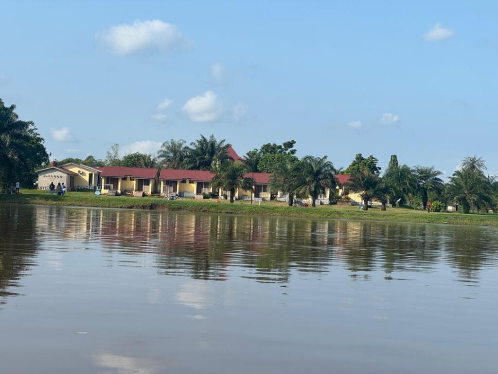 Tshopo : Kimbembe Mazunga rend hommage au Club RFI Kisangani à l’occasion des 30 ans du réseau mondial 7 131414