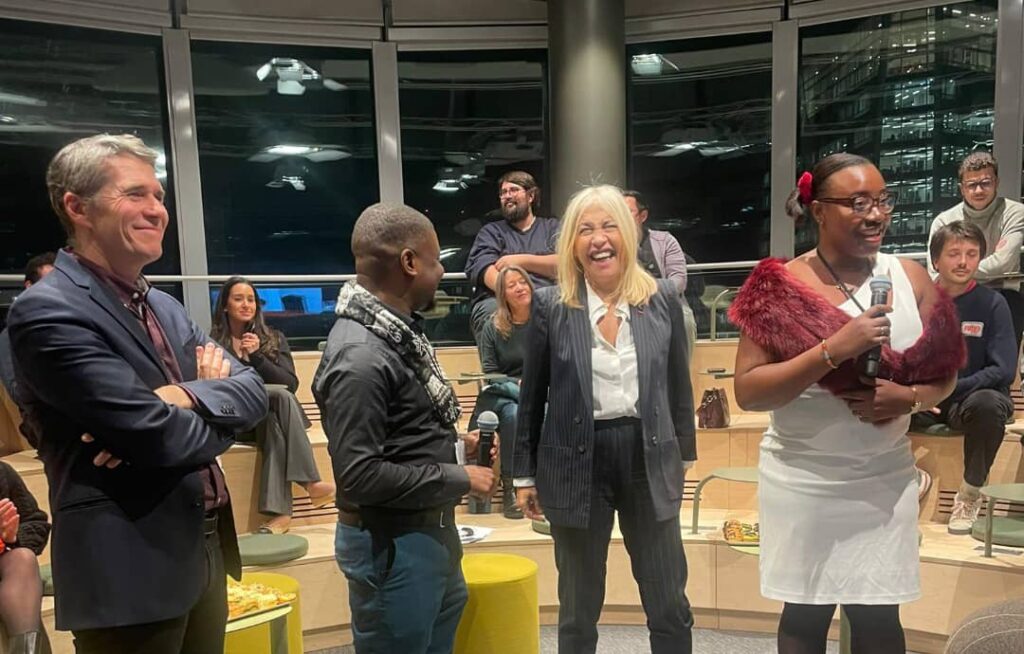 Tshopo : Kimbembe Mazunga rend hommage au Club RFI Kisangani à l’occasion des 30 ans du réseau mondial 5 132221