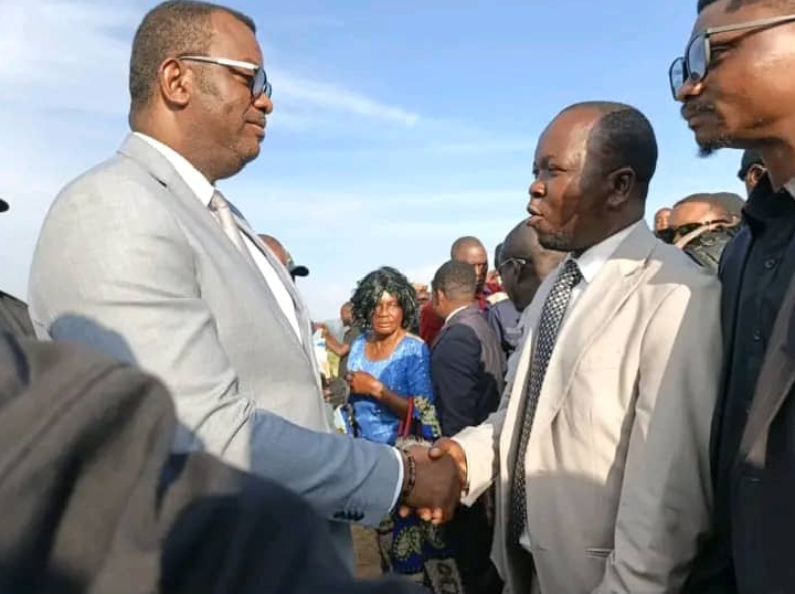 Tshikapa : Le VPM Jean-Pierre Lihau accueilli par le député Cédric Musongo pour une mission sur les réformes administratives 2 1763625979895
