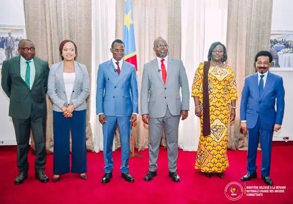 RDC : Un don de 200 millions CDF pour les FARDC remis par l’Église Pentecôtiste au Parlement 3 29316