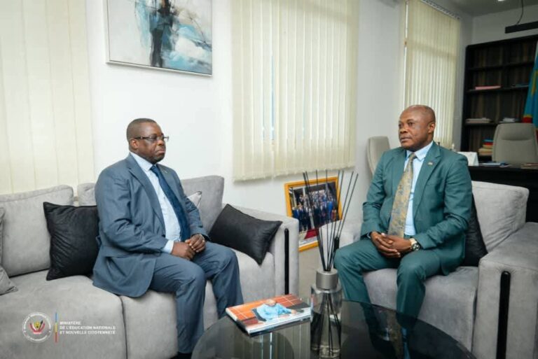 Kasaï : Le gouverneur plaide à Kinshasa pour le paiement régulier des enseignants