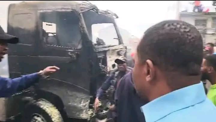 Matadi : Un accident spectaculaire de véhicule-citerne ravage des bâtiments, la population indemne 3 66689 1