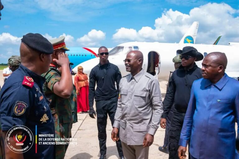 Kananga : Le VPM Guy Kabombo préside la prestation de serment des nouveaux officiers militaires