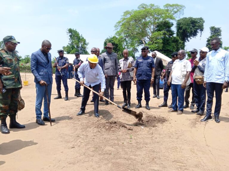 Maï-Ndombe : Lancement des travaux de réhabilitation de 285 km de routes agricoles