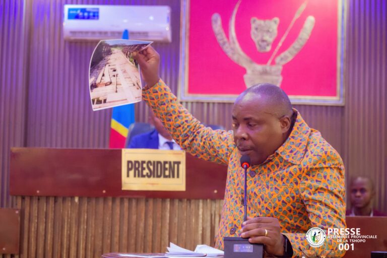 Tshopo : Freddy Yuma démonte le rapport budgétaire et dénonce la misère dans les écoles de Kisangani