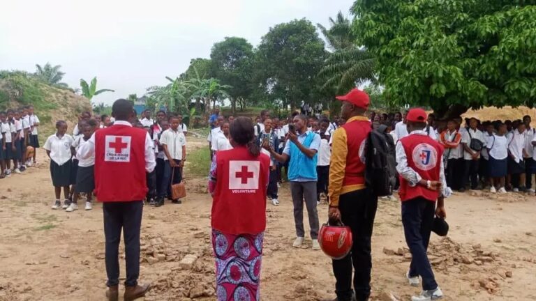 Kisangani : La Croix-Rouge sensibilise les élèves à la violence numérique