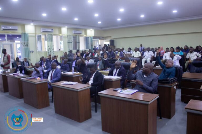 Kasaï Central : Les élus adoptent la reddition budgétaire, alertent sur une exécution partielle