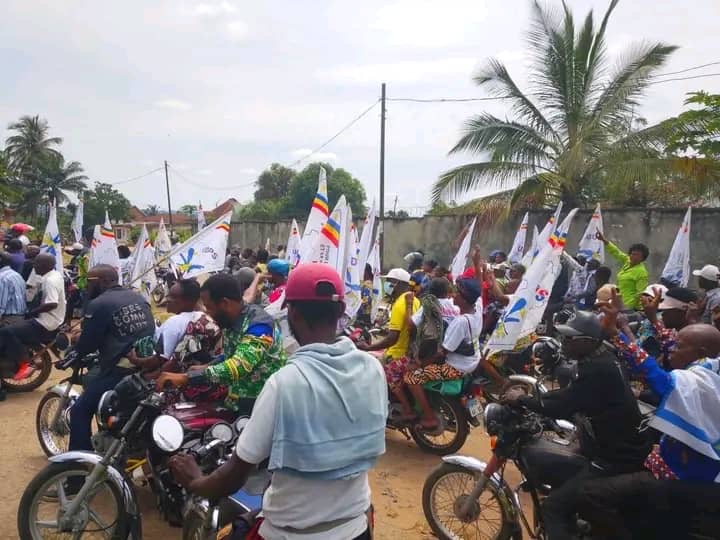 98726789 ce63 481e a964 ac2ba8d91388