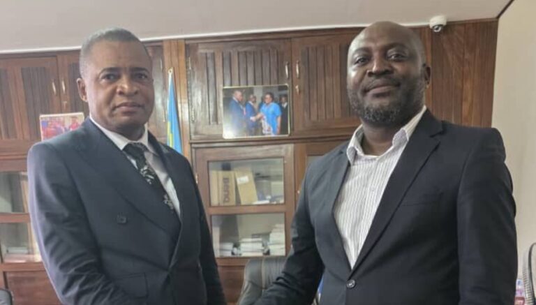 Kisangani : Le député Théoveul Lotika en visite de courtoisie à l’UNIKIS