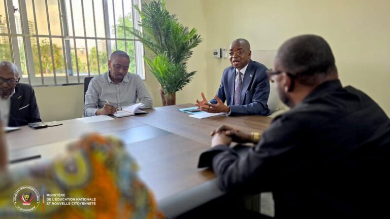 DINACOPE : Vital Lumbala ordonne l’arrêt immédiat des ponctions illégales sur la prime des enseignants