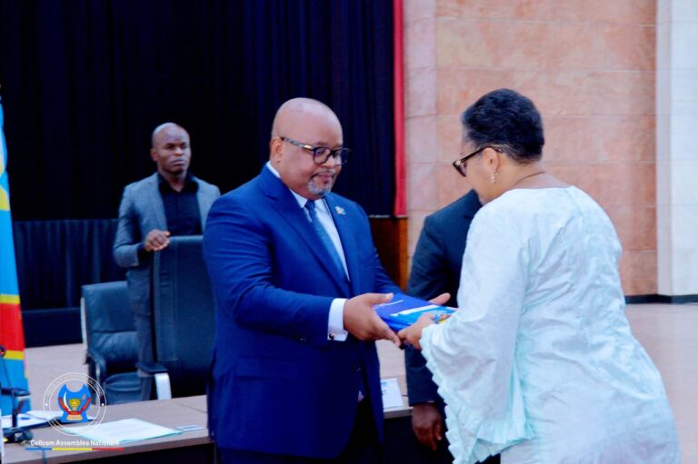 RDC : le Gouvernement soumet au Parlement les projets de loi ratifiant les accords RDC–Rwanda et RDC–USA
