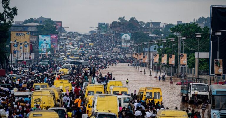 Kinshasa : usagers et travailleurs pris au dépourvu face à la grève des transports