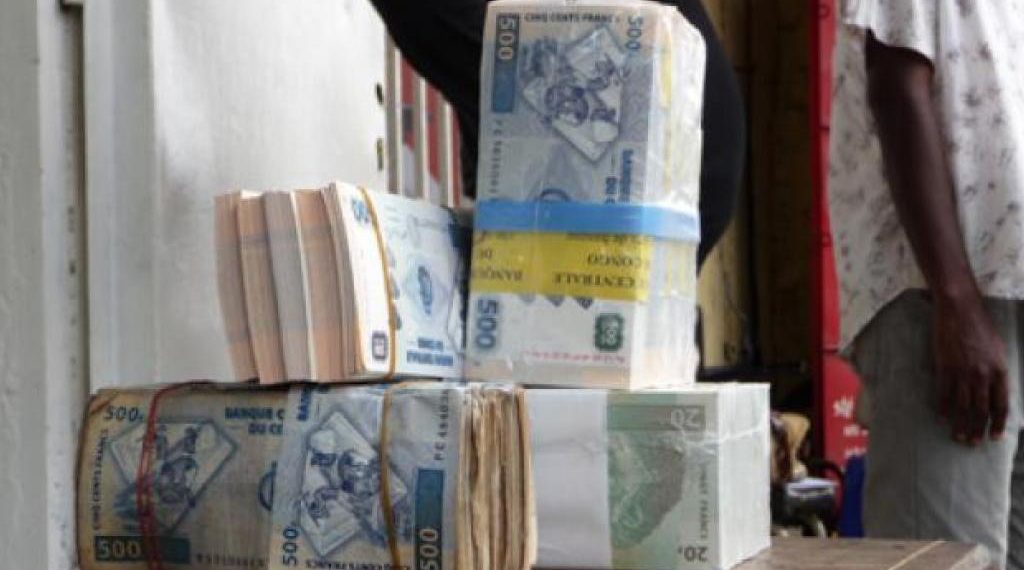 Kasaï : forte hausse du dollar à Tshikapa, les ménages étranglés par le taux de change 2 949193