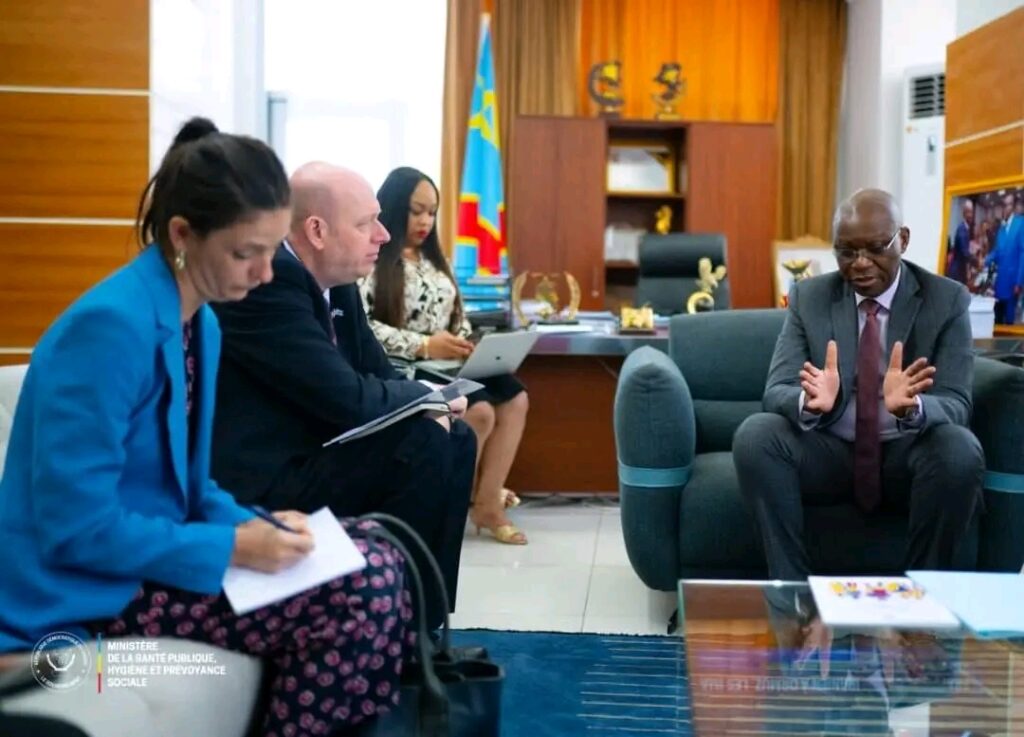 RDC : le Royaume-Uni renforce la lutte contre Ebola avec un financement de 20 millions de livres sterling 2 979445