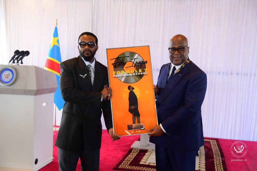 Kinshasa : de retour du Stade de France, Fally Ipupa décoré par Félix Tshisekedi pour son rayonnement exceptionnel de la RDC 2 1055692