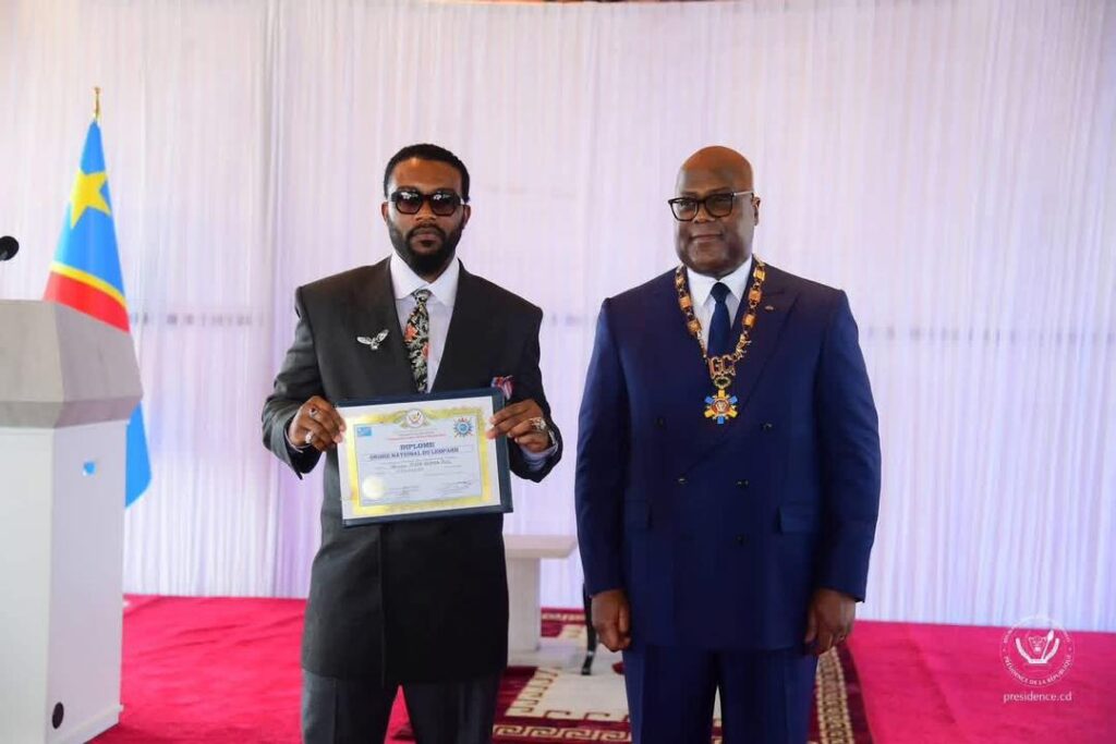 Kinshasa : de retour du Stade de France, Fally Ipupa décoré par Félix Tshisekedi pour son rayonnement exceptionnel de la RDC 4 1055694