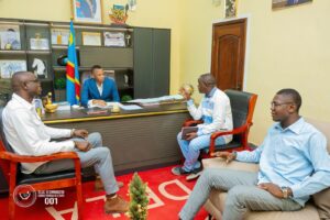1067783