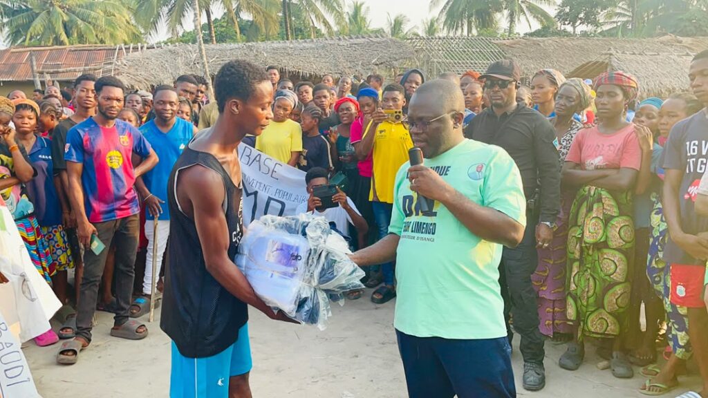 Tshopo : en tournée dans quatre villages d'Isangi, le député Trésor Limengo s'engage à financer des infrastructures sociales 2 1213352