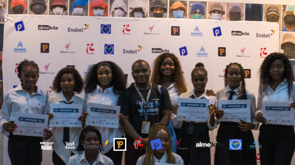 Kisangani : soutenu par Enabel, le projet « Voix et Scène au Féminin » révèle les talents artistiques de 13 jeunes filles 3 1224234