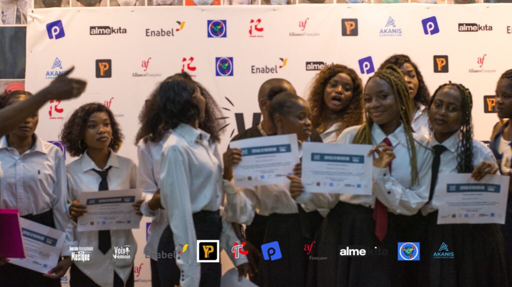Kisangani : soutenu par Enabel, le projet « Voix et Scène au Féminin » révèle les talents artistiques de 13 jeunes filles 4 1224237